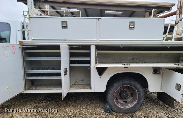 image for item LN9764 2010 Dodge Ram 5500  utility / service truck