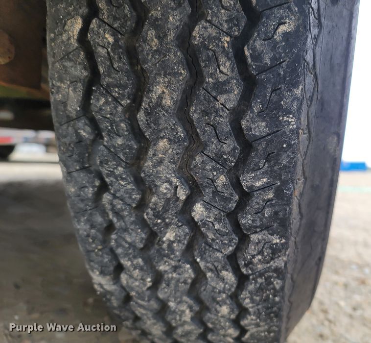 image for item LN9769 2000 Double L  utility trailer