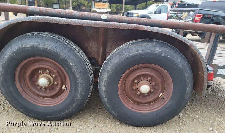 image for item LN9769 2000 Double L  utility trailer