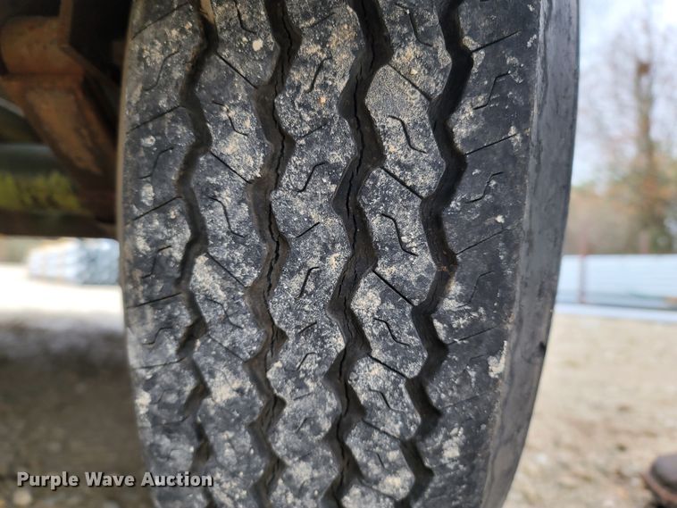 image for item LN9769 2000 Double L  utility trailer