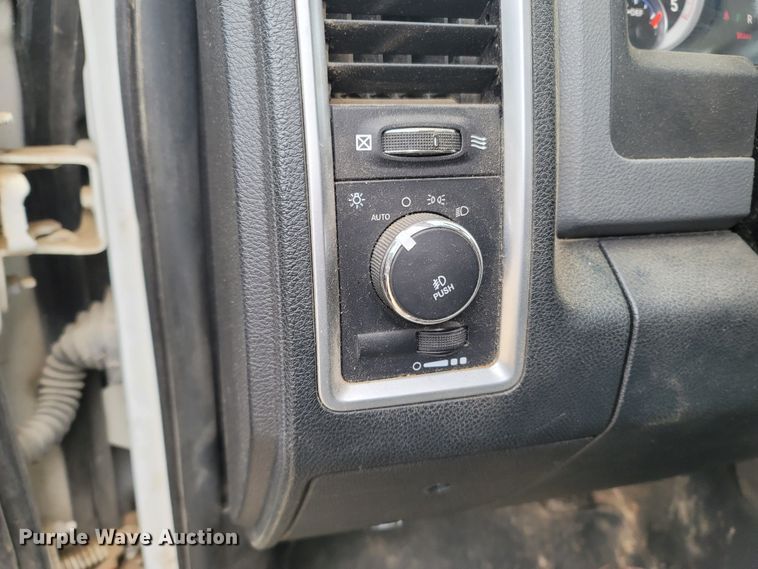 image for item LN9770 2014 Dodge Ram 5500HD  bucket truck