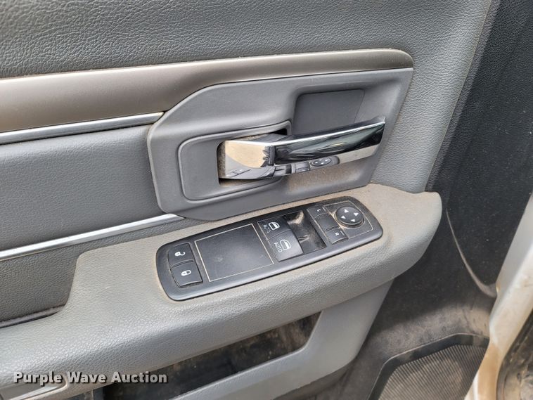 image for item LN9770 2014 Dodge Ram 5500HD  bucket truck