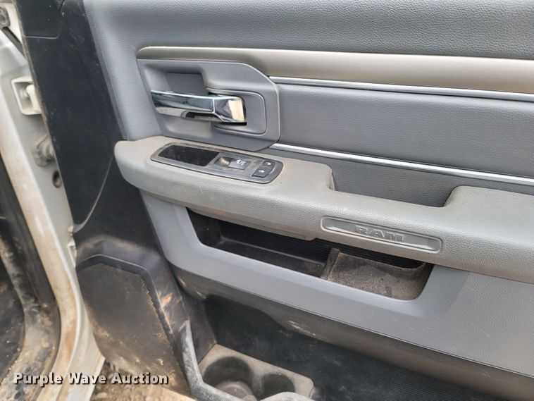 image for item LN9770 2014 Dodge Ram 5500HD  bucket truck