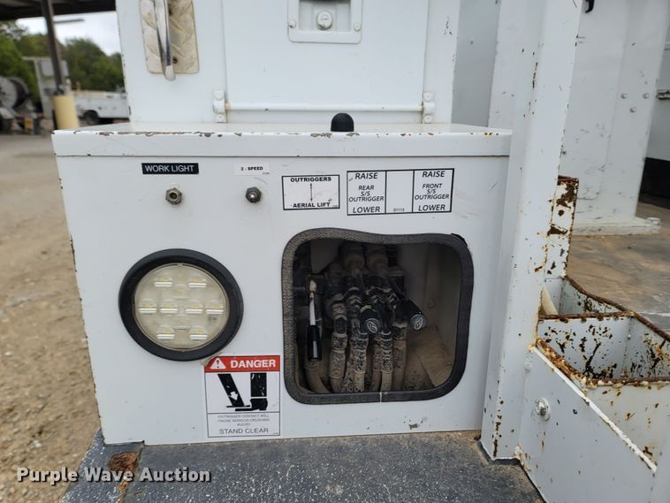 image for item LN9770 2014 Dodge Ram 5500HD  bucket truck