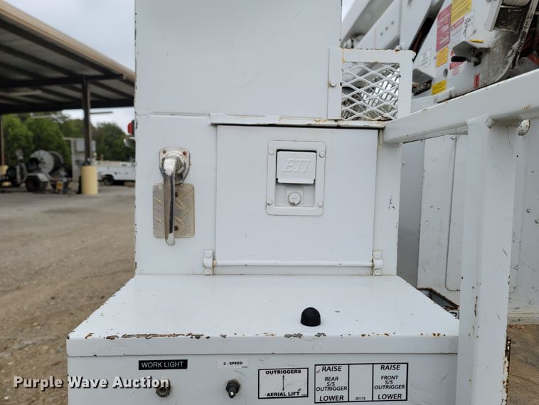 image for item LN9770 2014 Dodge Ram 5500HD  bucket truck