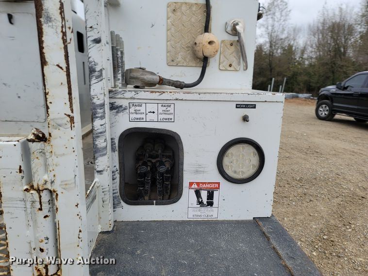 image for item LN9770 2014 Dodge Ram 5500HD  bucket truck