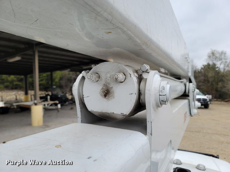 image for item LN9770 2014 Dodge Ram 5500HD  bucket truck