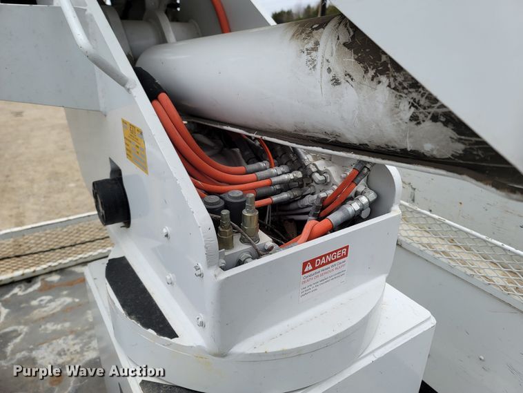 image for item LN9770 2014 Dodge Ram 5500HD  bucket truck