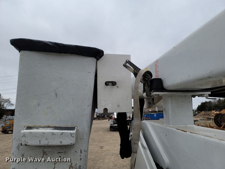 image for item LN9770 2014 Dodge Ram 5500HD  bucket truck