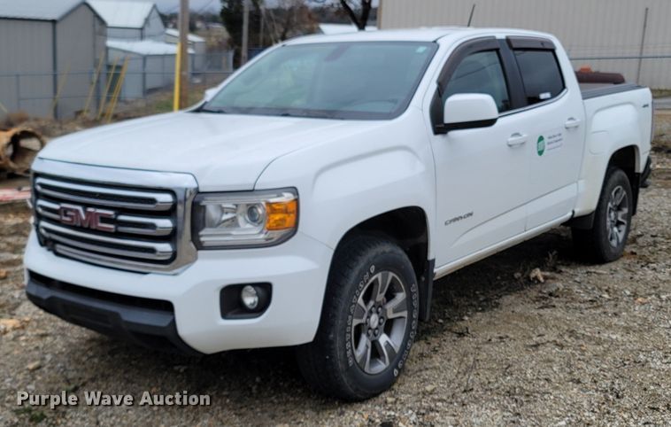 image for item LN9772 2015 GMC Canyon SLE  Crew Cab pickup truck