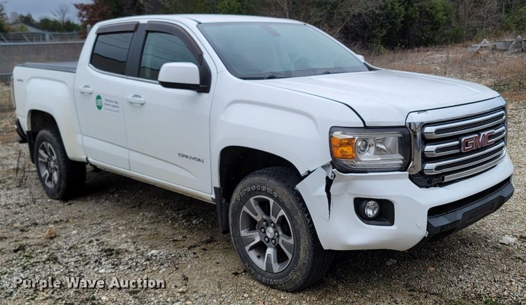 image for item LN9772 2015 GMC Canyon SLE  Crew Cab pickup truck