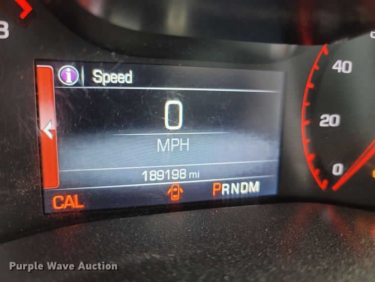 image for item LN9772 2015 GMC Canyon SLE  Crew Cab pickup truck