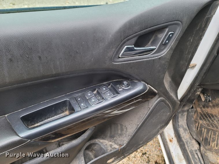 image for item LN9772 2015 GMC Canyon SLE  Crew Cab pickup truck