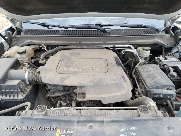 image for item LN9772 2015 GMC Canyon SLE  Crew Cab pickup truck