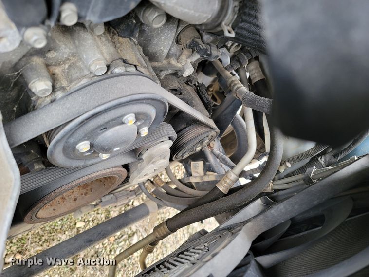 image for item LN9772 2015 GMC Canyon SLE  Crew Cab pickup truck