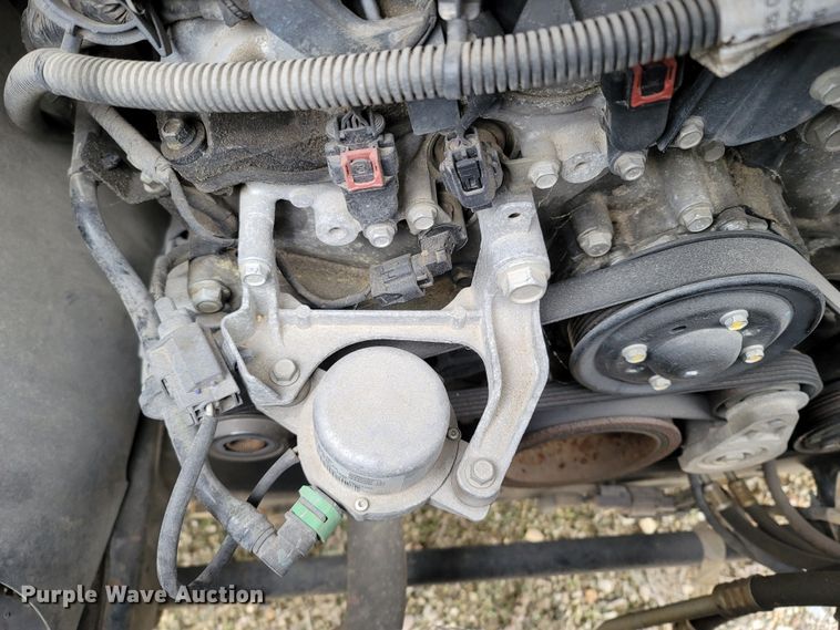 image for item LN9772 2015 GMC Canyon SLE  Crew Cab pickup truck