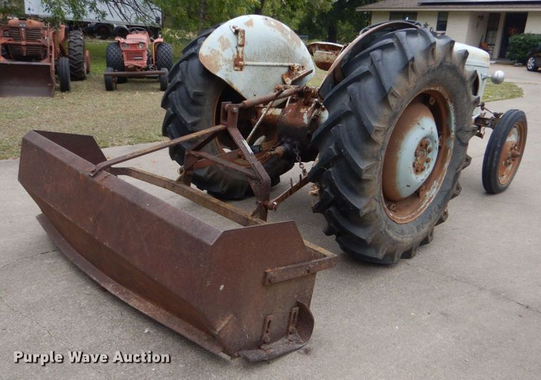 image for item LS9928 1950 Ferguson TO-20  tractor