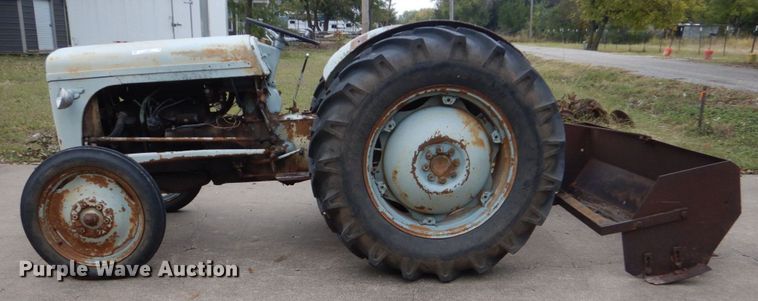 image for item LS9928 1950 Ferguson TO-20  tractor