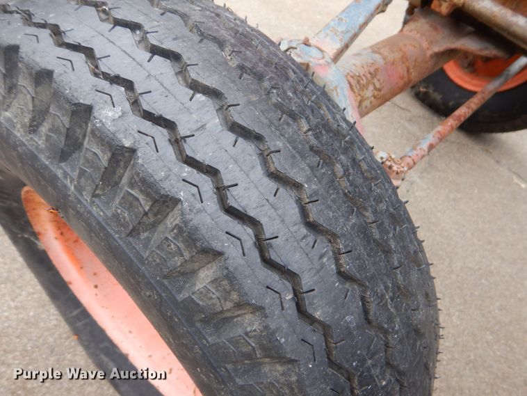 image for item LS9929 Kubota L175  tractor