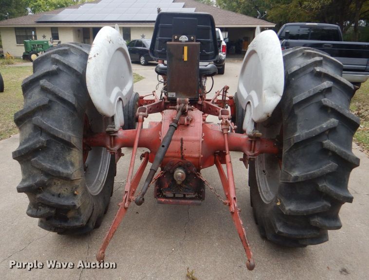 image for item LS9931 Ford 841  tractor