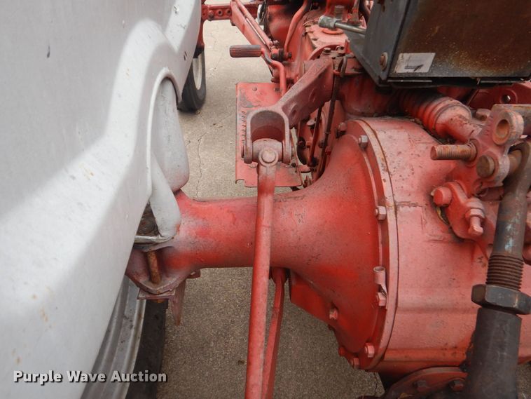 image for item LS9931 Ford 841  tractor