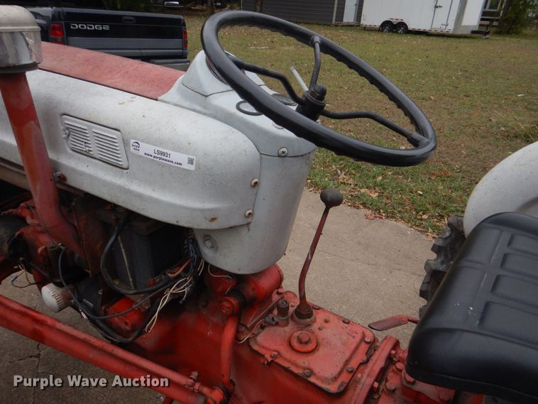image for item LS9931 Ford 841  tractor
