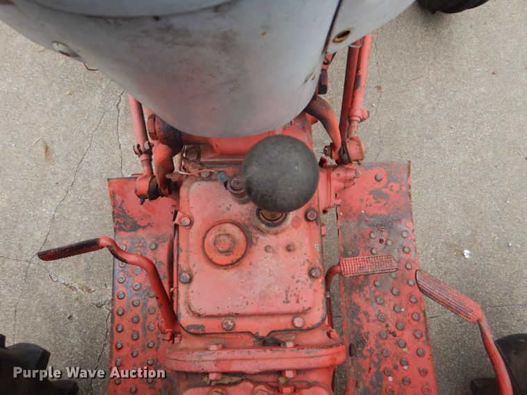 image for item LS9931 Ford 841  tractor