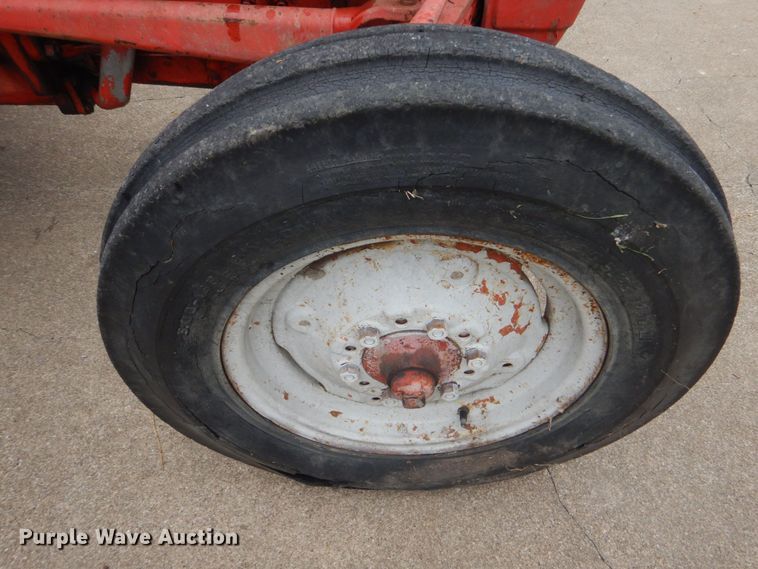 image for item LS9931 Ford 841  tractor