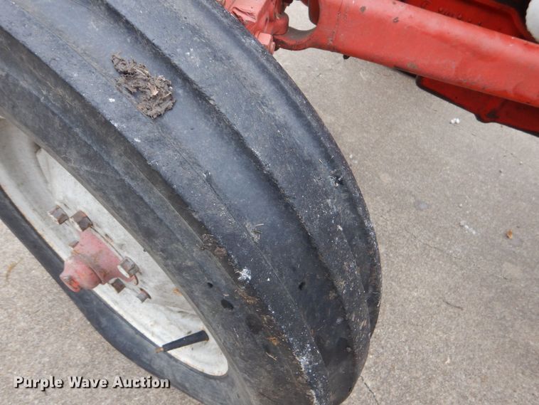 image for item LS9931 Ford 841  tractor