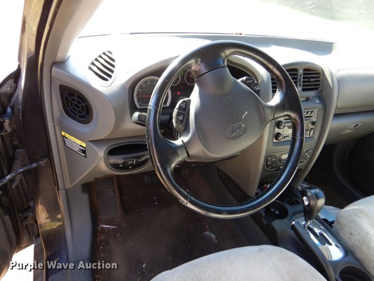 image for item LU9656 2005 Hyundai Santa Fe  SUV