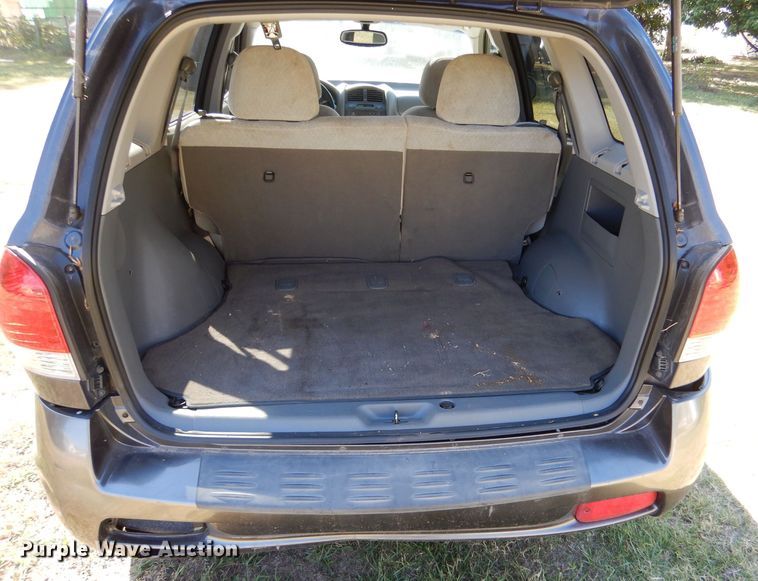image for item LU9656 2005 Hyundai Santa Fe  SUV