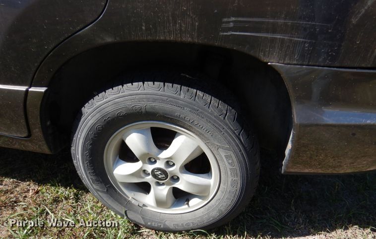 image for item LU9656 2005 Hyundai Santa Fe  SUV