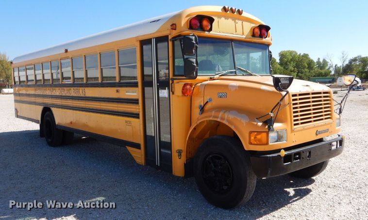 image for item LU9661 1996 International 3800  school bus