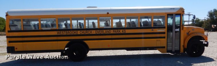 image for item LU9661 1996 International 3800  school bus