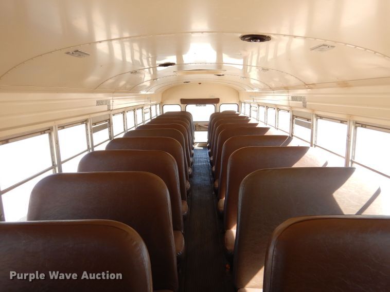 image for item LU9661 1996 International 3800  school bus