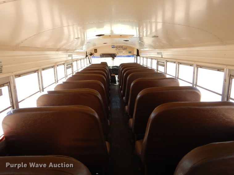 image for item LU9661 1996 International 3800  school bus