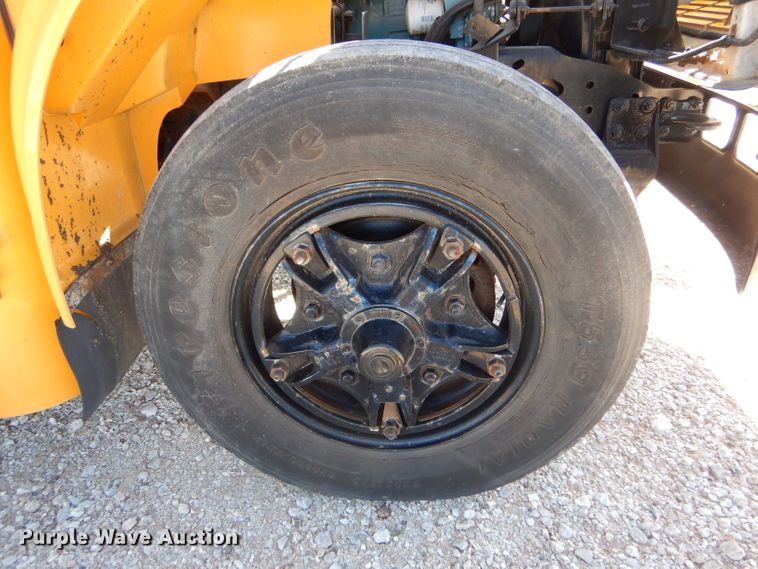image for item LU9661 1996 International 3800  school bus