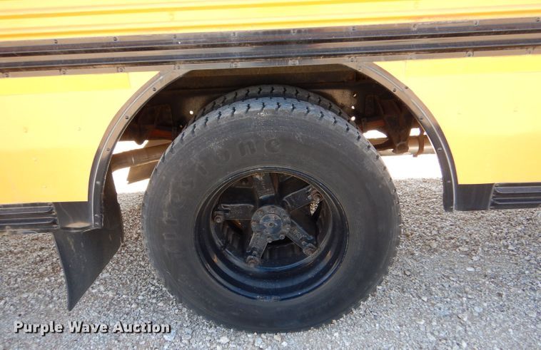 image for item LU9661 1996 International 3800  school bus