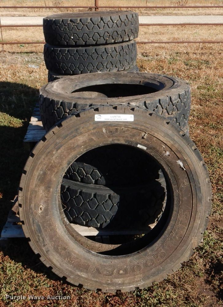 image for item LU9756 (8) Goodyear G124 225/70R19.5 tires