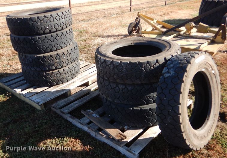 image for item LU9756 (8) Goodyear G124 225/70R19.5 tires