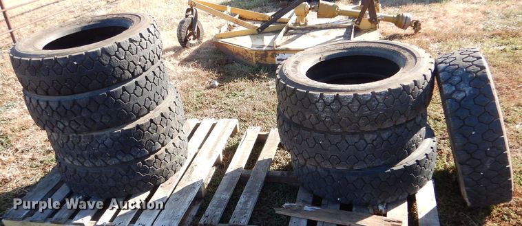 image for item LU9756 (8) Goodyear G124 225/70R19.5 tires