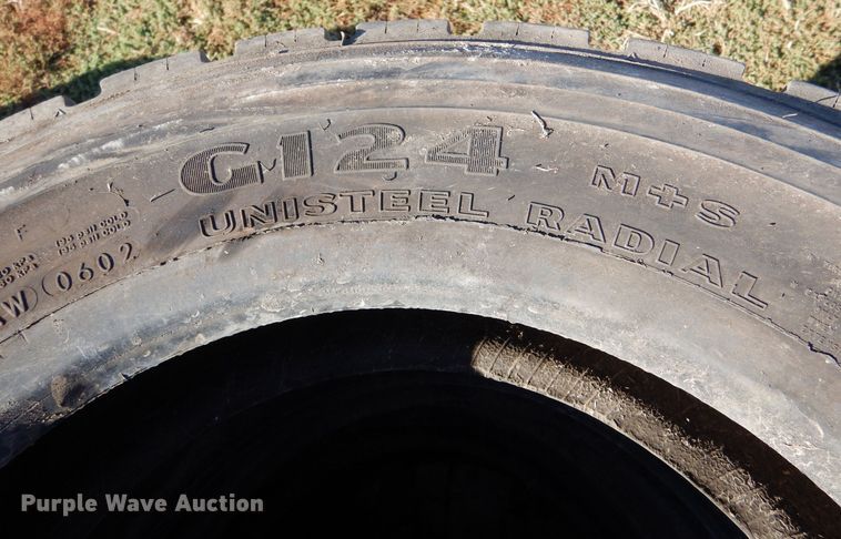 image for item LU9756 (8) Goodyear G124 225/70R19.5 tires