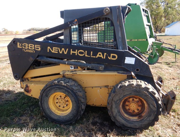 image for item LU9761 1995 New Holland LX885  skid steer loader
