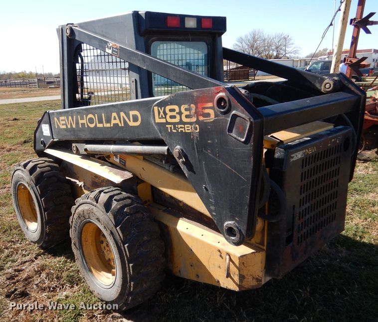 image for item LU9761 1995 New Holland LX885  skid steer loader