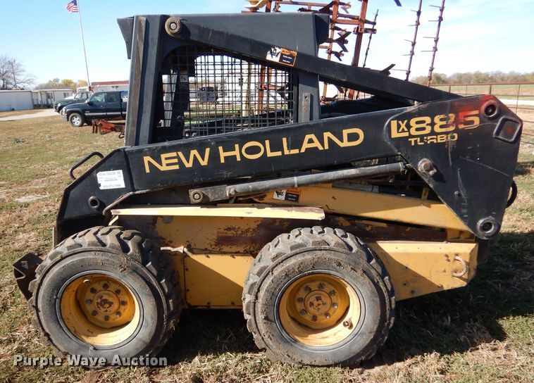 image for item LU9761 1995 New Holland LX885  skid steer loader