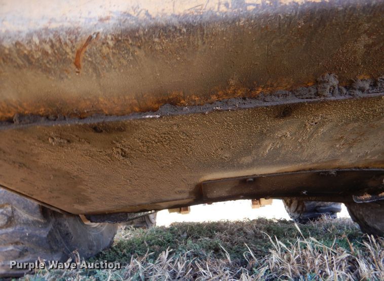 image for item LU9761 1995 New Holland LX885  skid steer loader