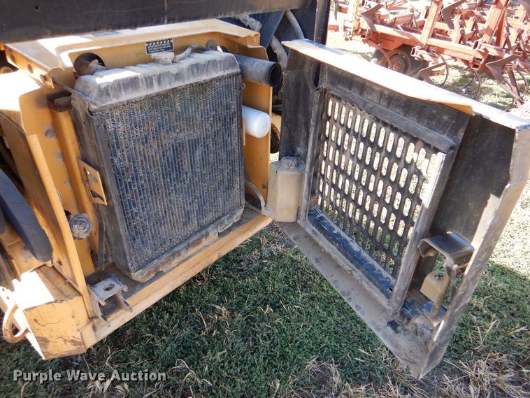 image for item LU9761 1995 New Holland LX885  skid steer loader