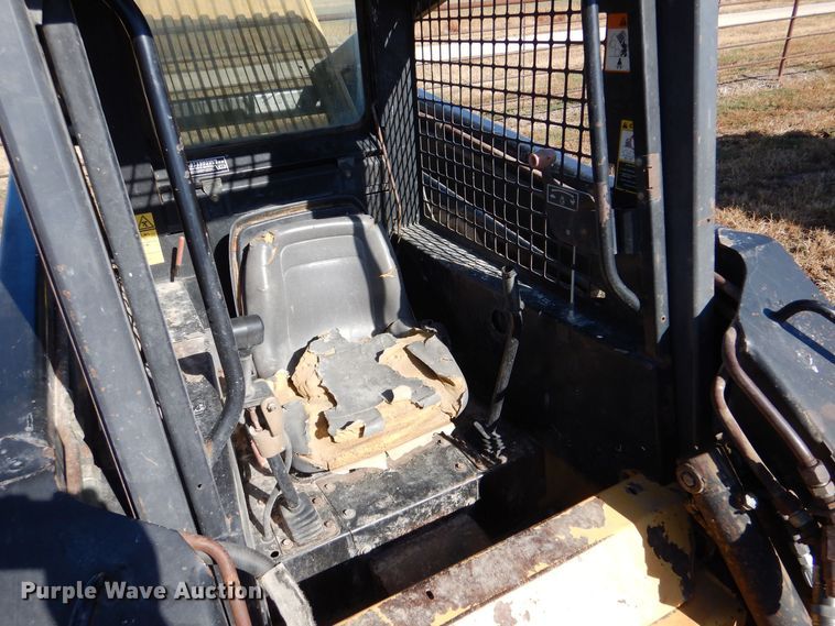 image for item LU9761 1995 New Holland LX885  skid steer loader