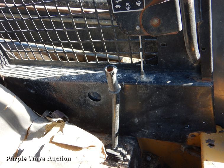 image for item LU9761 1995 New Holland LX885  skid steer loader