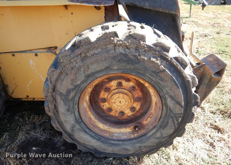 image for item LU9761 1995 New Holland LX885  skid steer loader